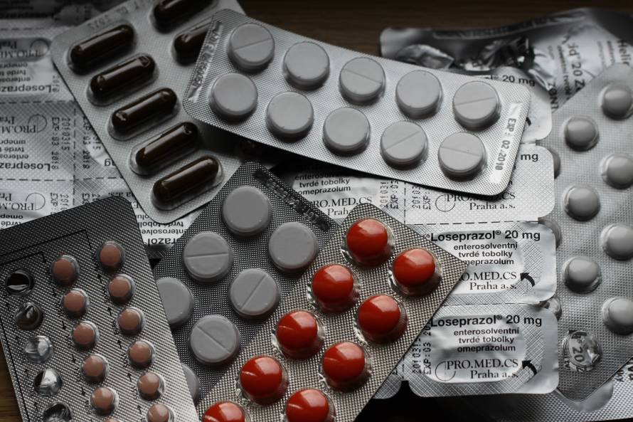 Владелец крупной сети аптек в Приморье заявил о повышении цен на лекарства