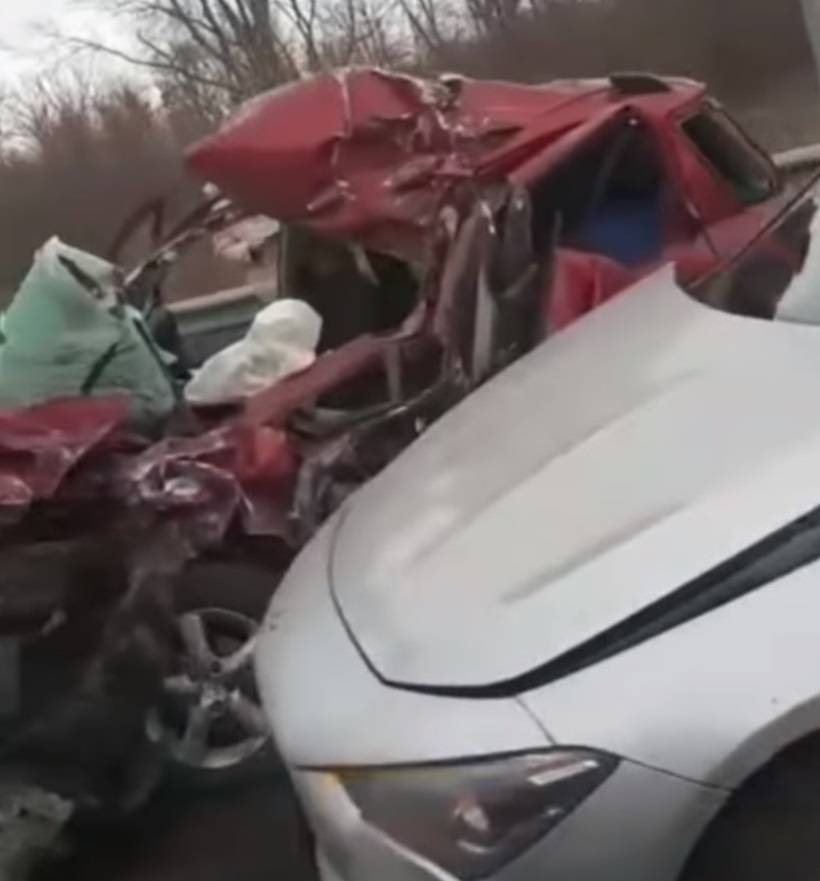 «Автомобиль в хлам»: массовое ДТП спровоцировало пробку во Владивостоке
