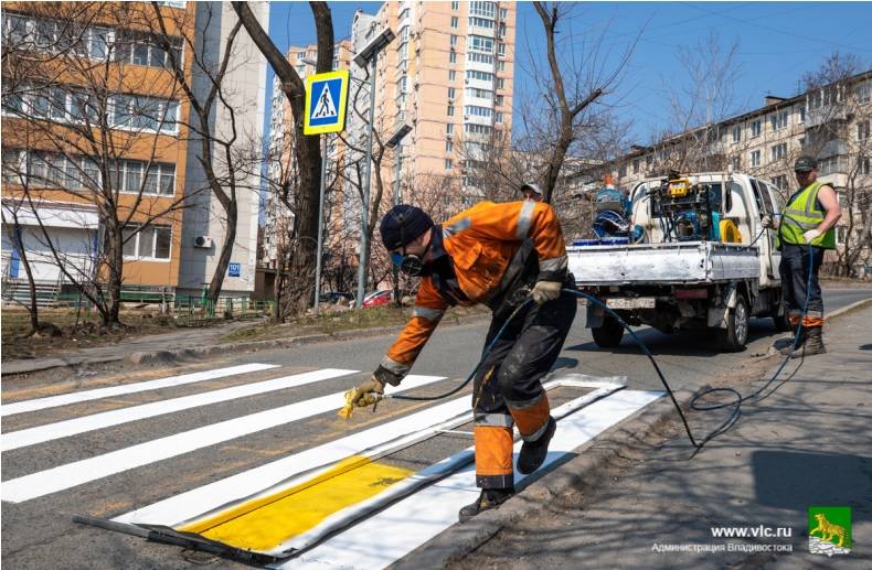 Во Владивостоке дан старт работам по обновлению дорожной разметки
