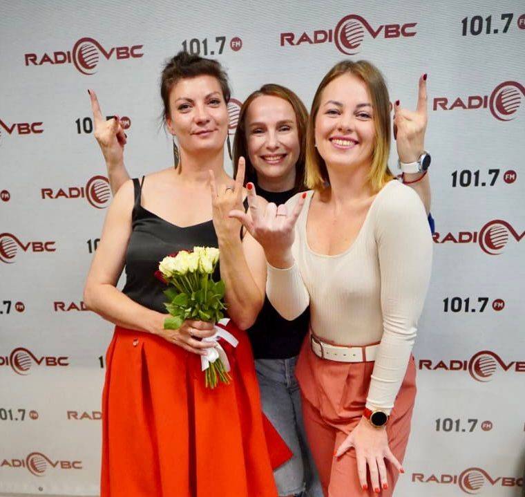 Утреннее шоу радио VBC «Сестренки» стало лучшим шоу Дальнего Востока!