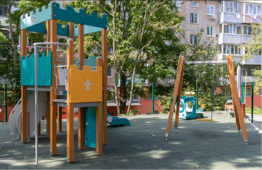 Ремонт дворов во Владивостоке ведется по 109 адресам