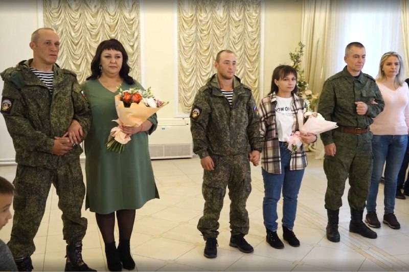 За две недели в ЗАГСах Владивостока зарегистрировали почти тысячу браков