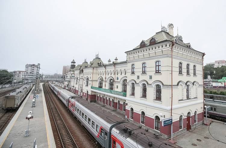 Два дополнительных поезда из Приморья запустят на новогодние праздники