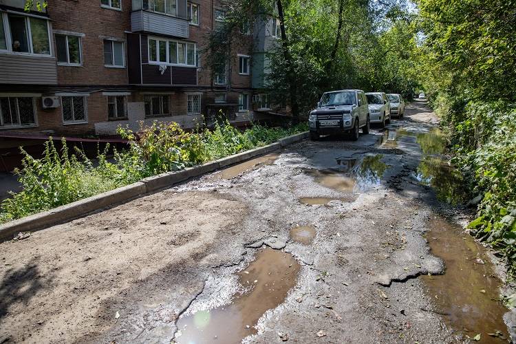 Во Владивостоке на улице Луговой отремонтируют еще один участок дороги