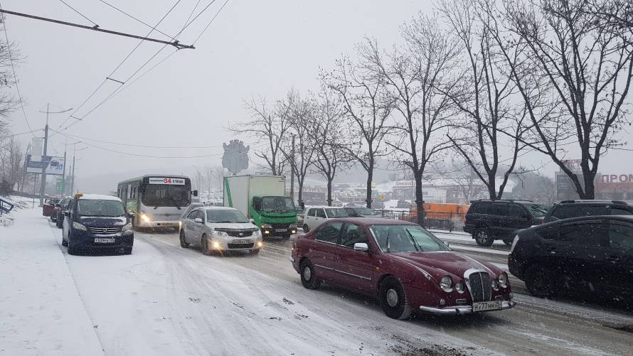 Движение на улице Капитана Шефнера во Владивостоке закрыто