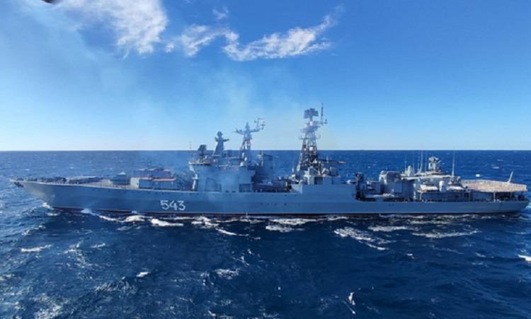 Корабли ТОФ отразили учебный подлет беспилотников во Владивостоке