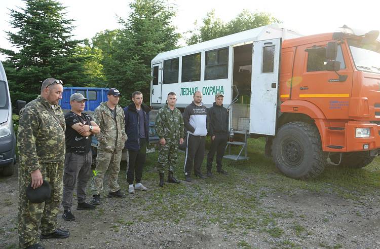 Огнеборцы Приморья отправились помогать Хабаровскому краю