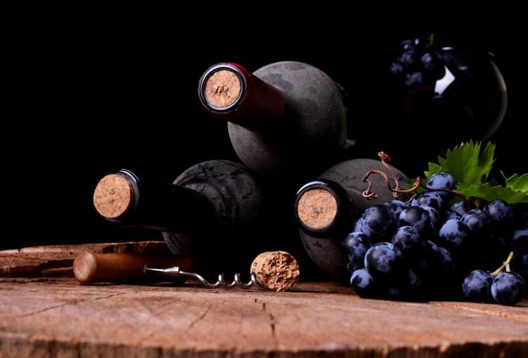 Врач развеял миф об эффективности винной диеты