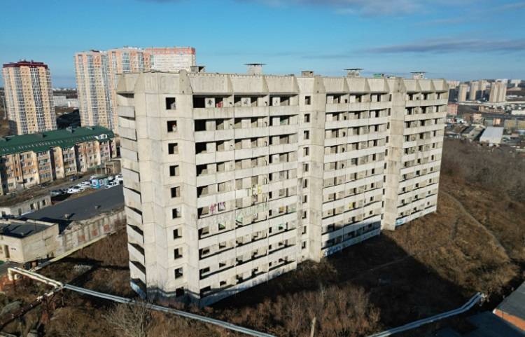 Два заброшенных здания достроят во Владивостоке