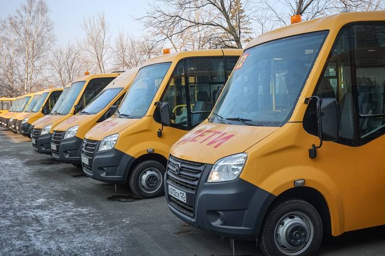 Почти 50 школьных автобусов отправили в 21 муниципалитет Приморья