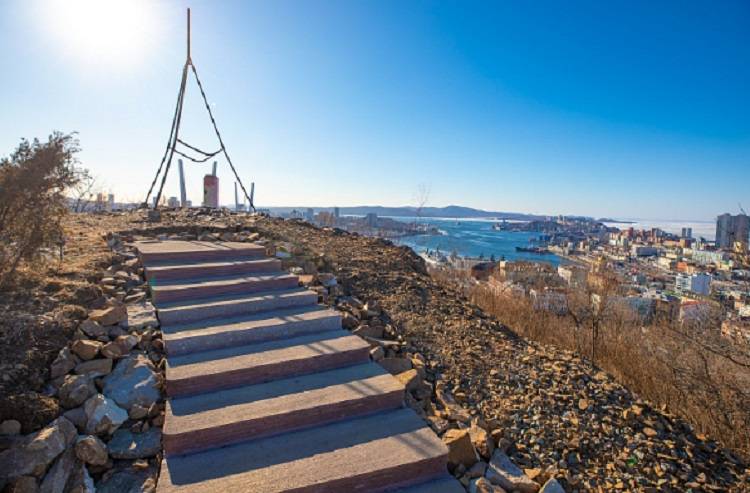 Новая видовая площадка появилась на сопке Орлиное Гнездо во Владивостоке