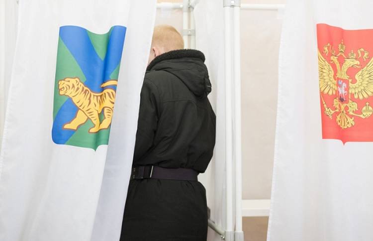 В Приморье продолжается обучение наблюдателей для работы выборах президента