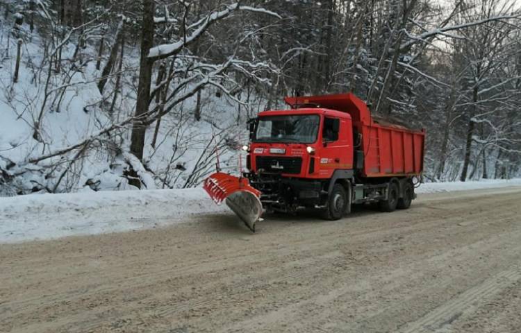 Свыше 200 единиц техники работают на дорогах Приморского края