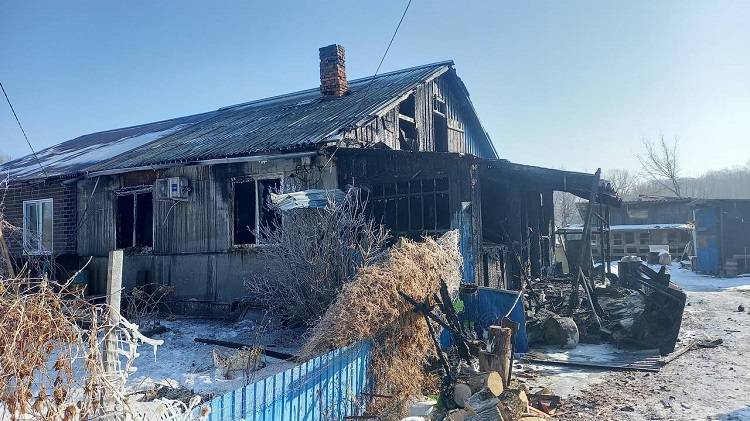 В Приморском селе в сгоревшей доме погибли два человека
