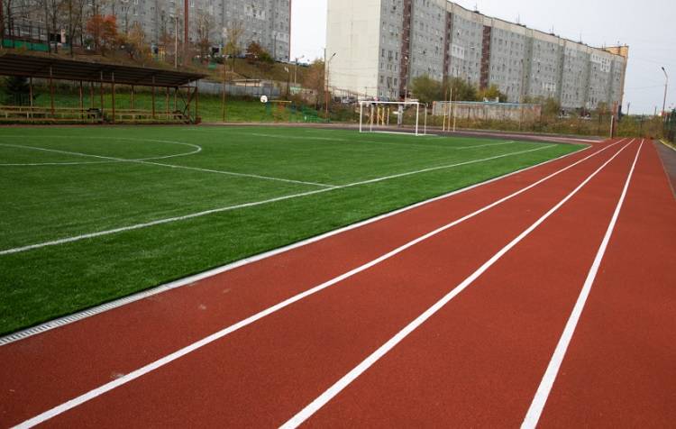 Спортивные объекты отремонтируют в 21 школе Владивостока