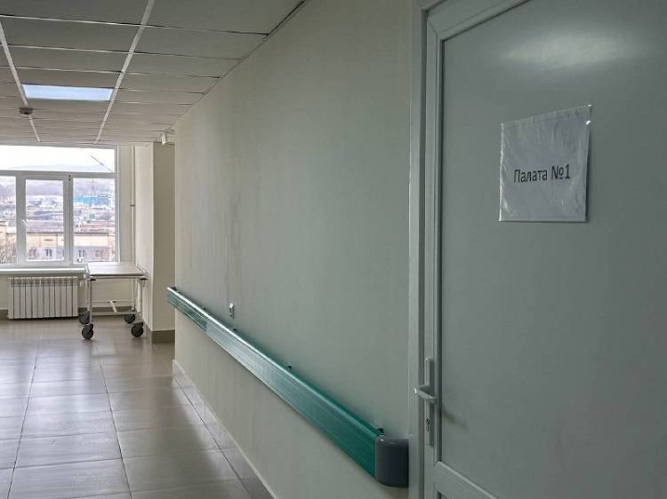 Владивостокские врачи удалили женщине кисту с объемом содержимого 20 литров
