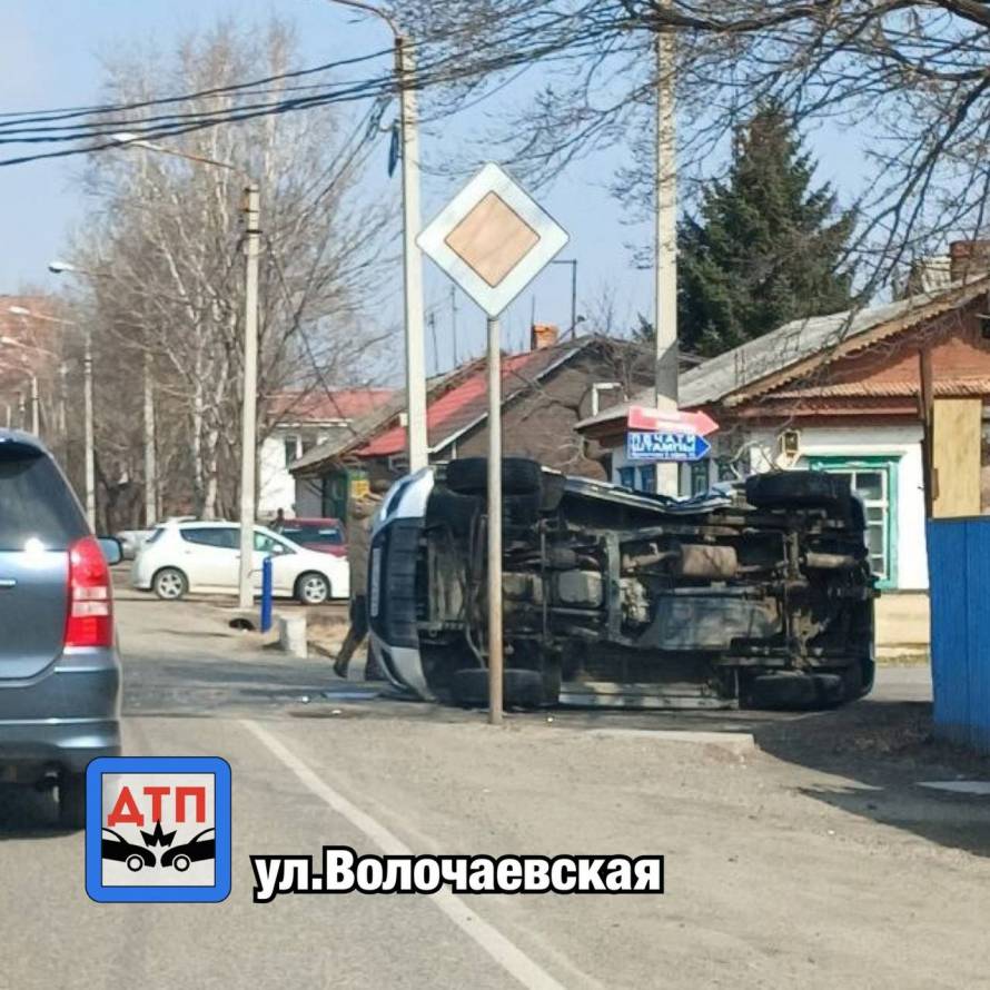 Автомобиль «прилег» в Уссурийске