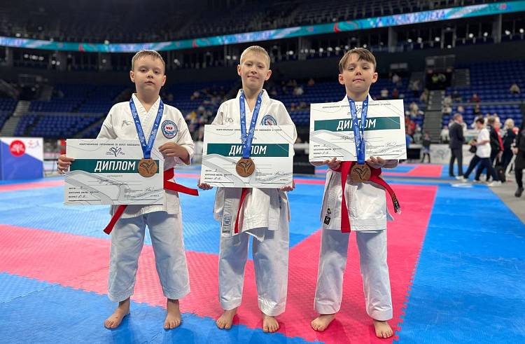 Приморцы завоевали 17 медалей на международных соревнованиях по каратэ