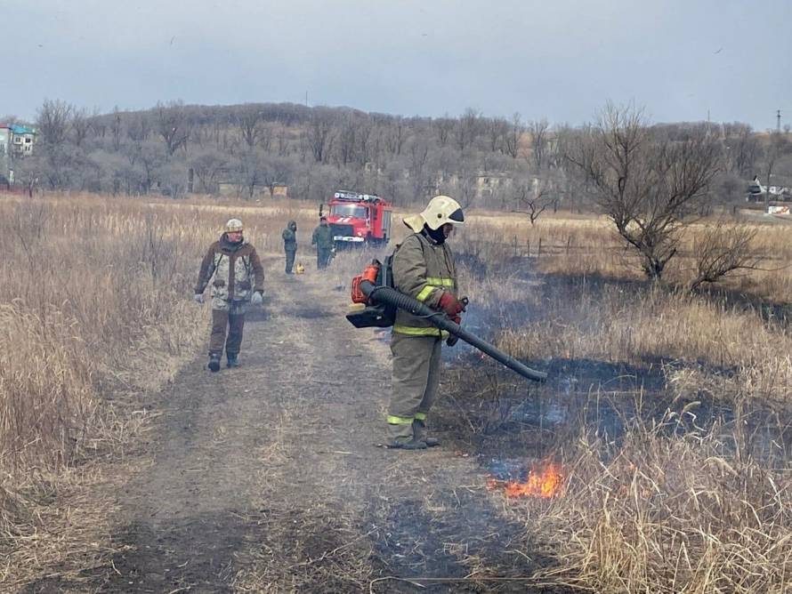 41 пал потушили огнеборцы за сутки в Приморье