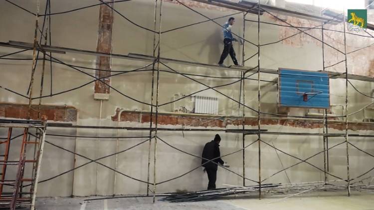 Школу № 80 капитально ремонтируют во Владивостоке