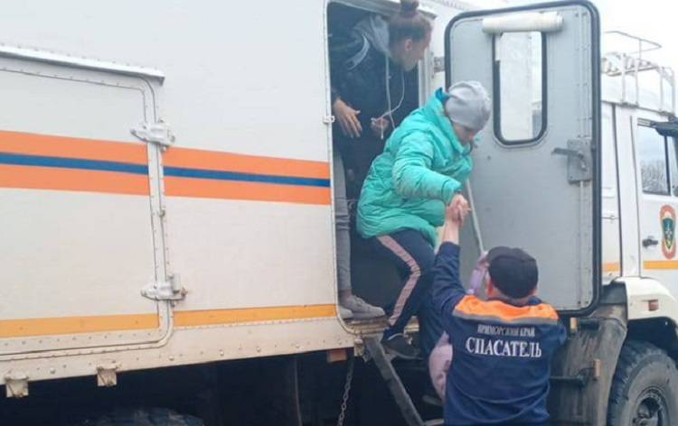 Спасатели Приморья организовали дежурство на дорогах Дальнереченска