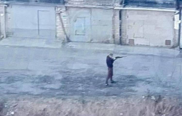 Во Владивостоке отец и сын решили «поиграть» с пневматическим оружием