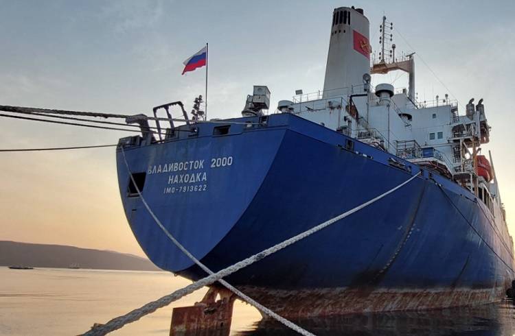 Крупнейшее рыболовное судно «Владивосток 2000» выставлено на продажу
