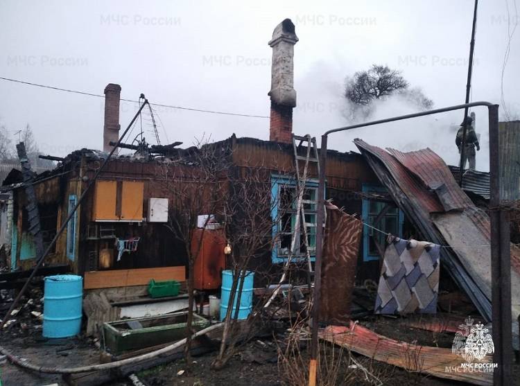 В Уссурийске устанавливается причина трагического пожара