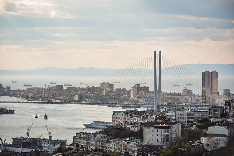 Разметку нанесли на проспекте 100-летия Владивостока