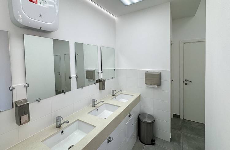 Девять общественных туалетов работают в центре Владивостока: адреса