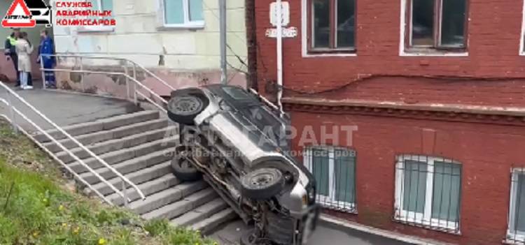 Странное ДТП произошло в районе Уткинской во Владивостоке