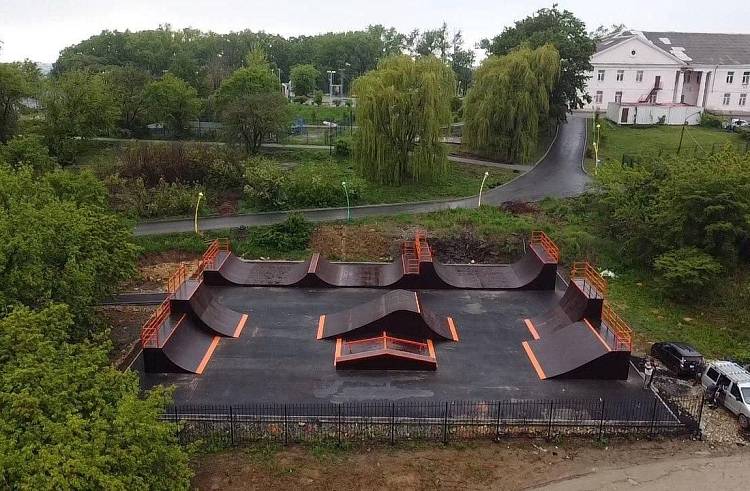Еще почти 20 дворов и парков отремонтировали в Приморье