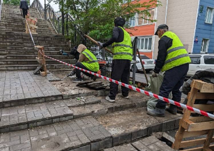 Во Владивостоке приступили к ремонту виадука на Некрасовской