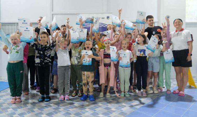 В Приморье детей бесплатно учат плавать