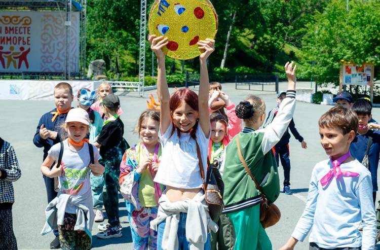 Новая смена летних лагерей начнется в школах Владивостока с понедельника