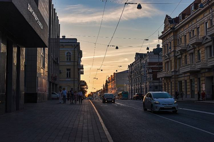 Дорожную разметку и пешеходные переходы нанесли на улицах Владивостока