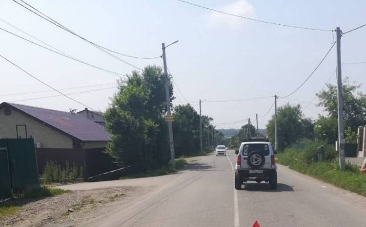 В Приморье водитель наехал на ребенка, сдавая назад