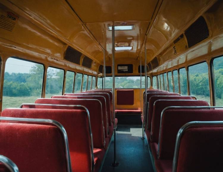 «Течет прям на голову»: владивостокцы не довольны кондиционером в автобусе