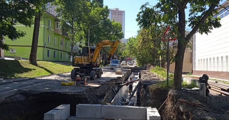 Движение транспорта ограничено на улице 2-я Строительная во Владивостоке