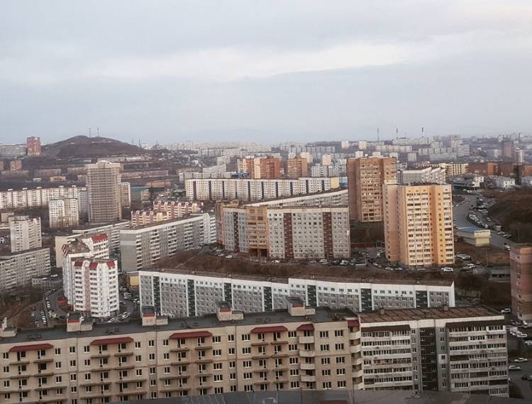 Вода попадает в щитки дома в селе Троицкое