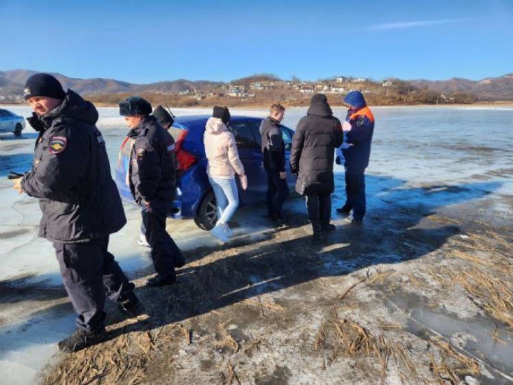 Жителей Находки штрафуют за выезд на лед