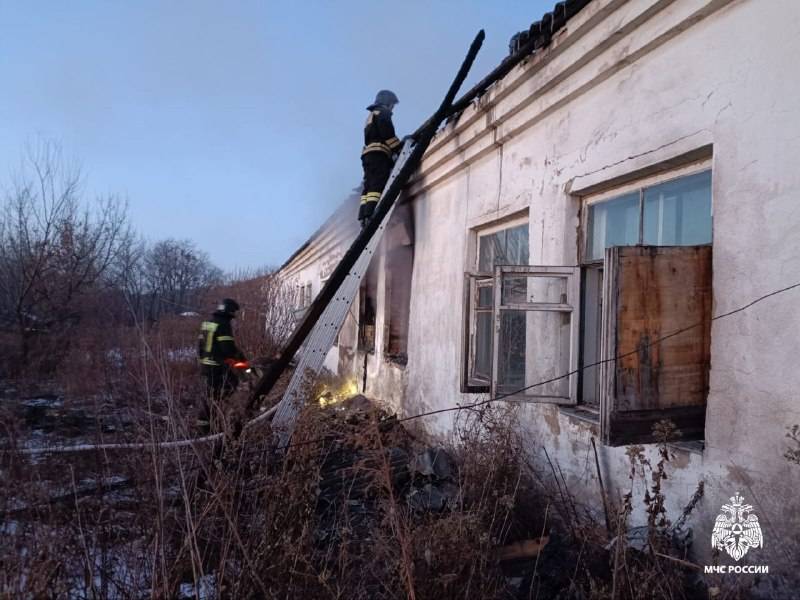 Многоквартирный дом полыхал в Партизанске