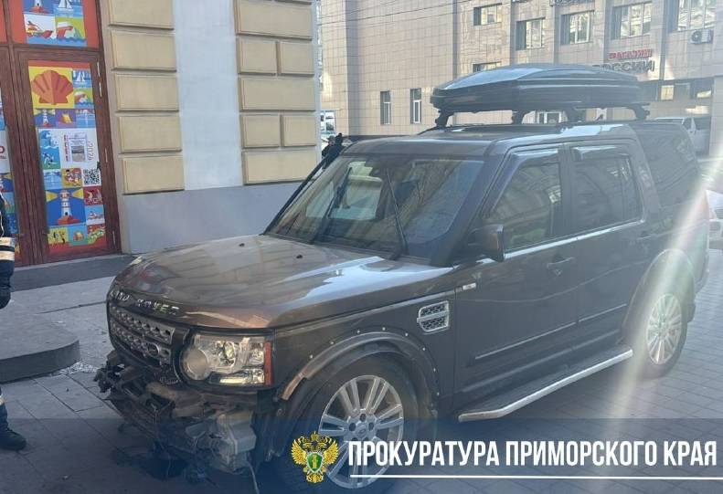 Автомобиль был угнан: что известно об инциденте в центре Владивостока