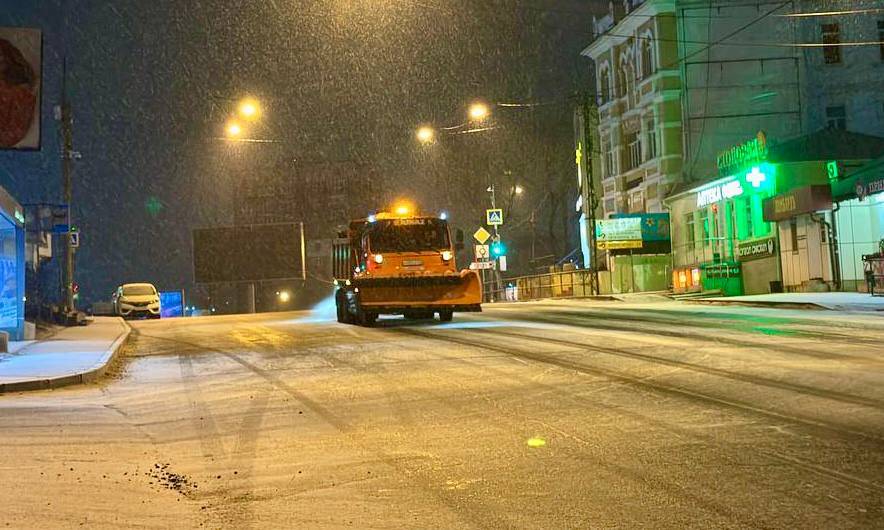 Последствия непогоды устраняют во Владвостоке