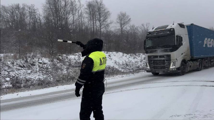 Запрет на въезд фур во Владивосток сняли