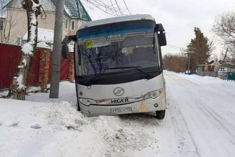 В Дальнереченске водитель маршрутного автобуса совершил ДТП и скрылся