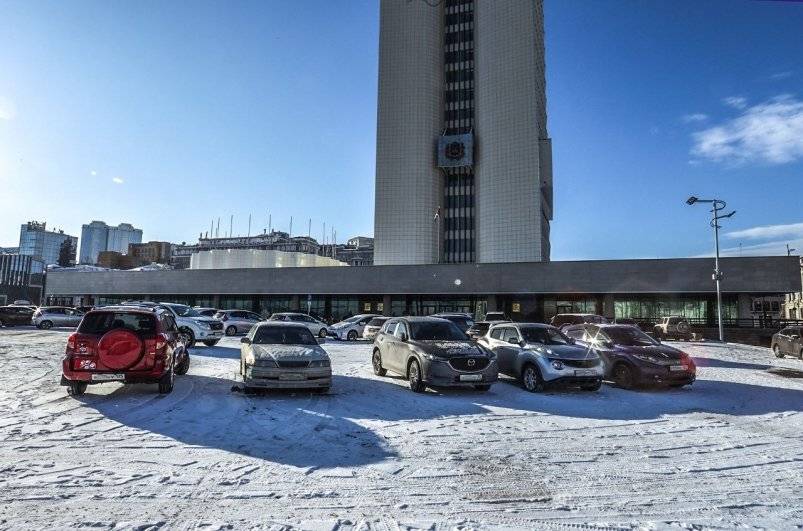 Во Владивостоке временно закроют парковку у здания краевого правительства