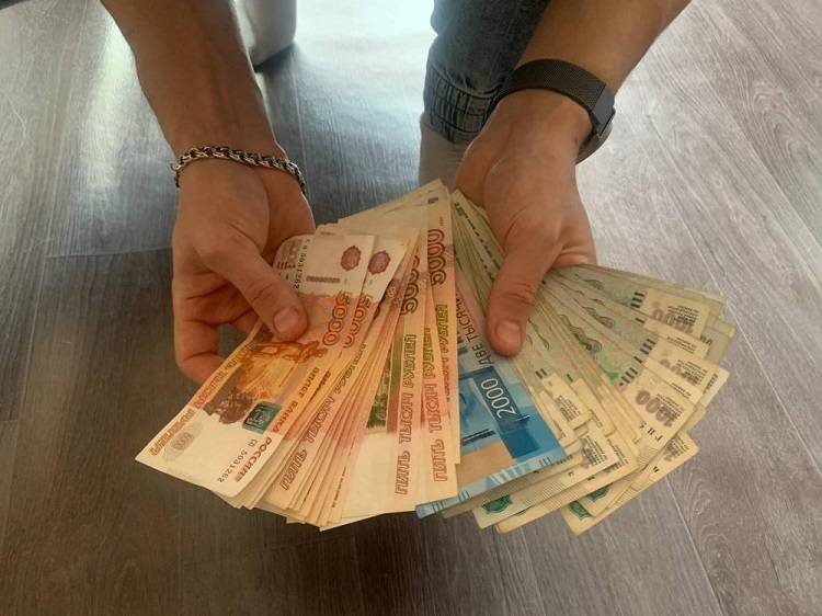 Пенсионеры начнут получать пенсии за май 29 и 30 апреля