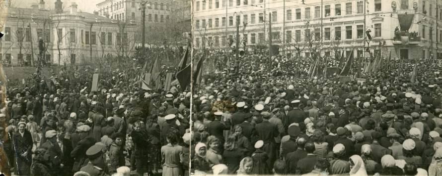 Салют и флаг СССР в небе: как встретил День Победы Владивосток в 1945 году