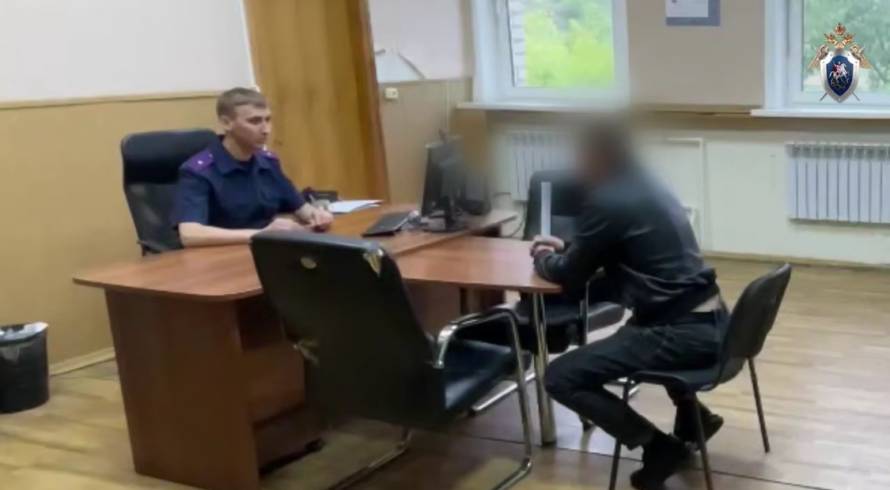 Приморец открыл стрельбу по прохожим у бара